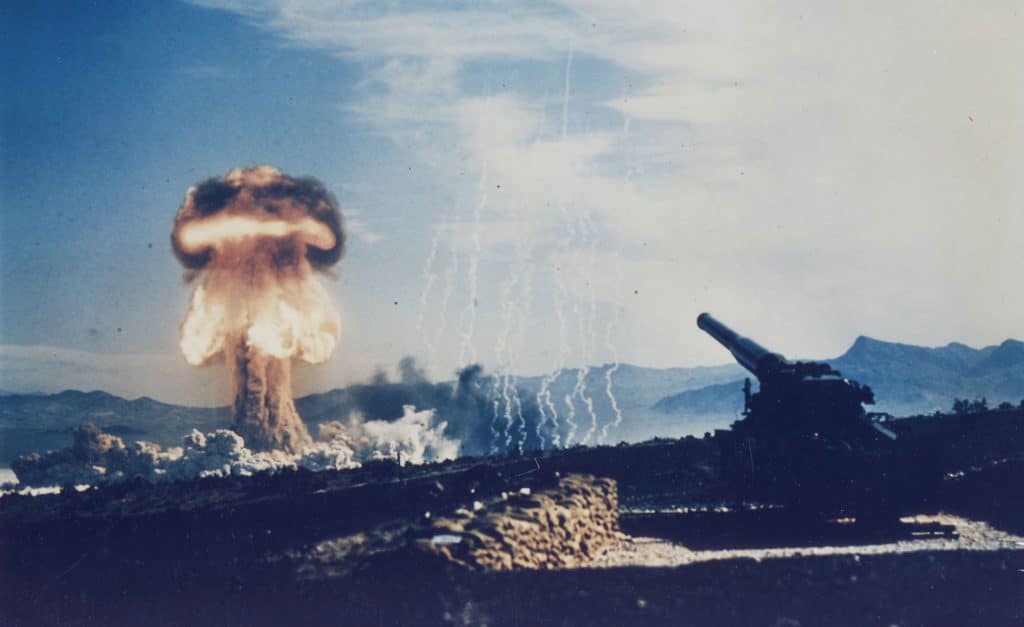 Evento Grable. Prueba nuclear que formaba parte de la Operación Upshot-Knothole. El test consistió en la detonación de un proyectil de 15 kilotones disparada desde un cañón M65 de 280 mm el 25 de mayo de 1953 en Nevada. National Nuclear Security Administration