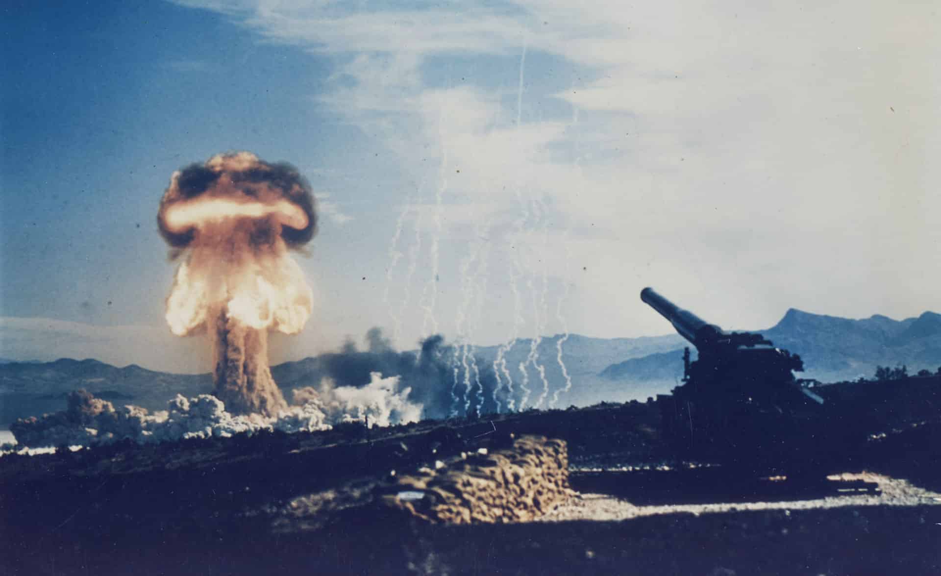 Evento Grable. Prueba nuclear que formaba parte de la Operación Upshot-Knothole. El test consistió en la detonación de un proyectil de 15 kilotones disparada desde un cañón M65 de 280 mm el 25 de mayo de 1953 en Nevada. National Nuclear Security Administration