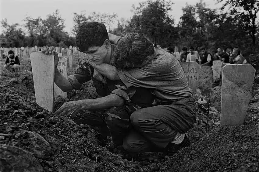 James Nachtwey Bosnia. 1993